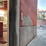 Contemporary In Ff Apartment *