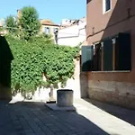 Contemporary In Ff Venice